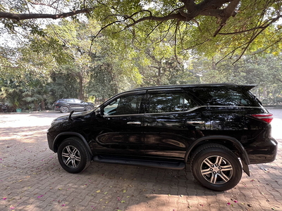 Toyota Fortuner 4X2 AT 2.7 Petrol