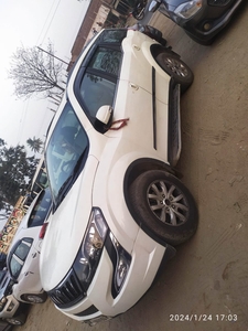 2017 Mahindra XUV500 W10 FWD