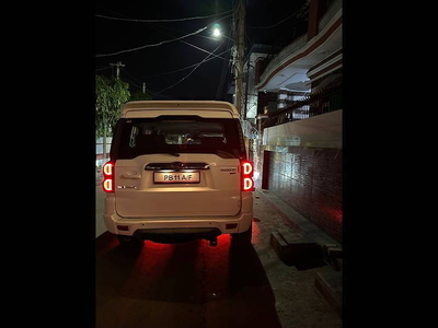 Mahindra Scorpio S10