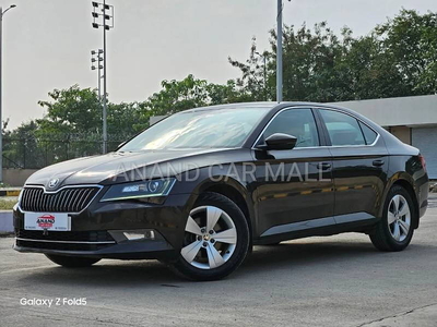 Used 2017 Skoda Superb [2016-2020] Style TDI AT for sale at Rs. 16,50,000 in Nashik
