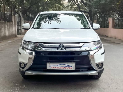 Used 2019 Mitsubishi Outlander [2007-2015] 2.4 Chrome Ltd for sale at Rs. 17,99,000 in Delhi