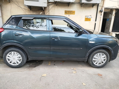 Mahindra XUV300 W4 1.2 Petrol [2019]
