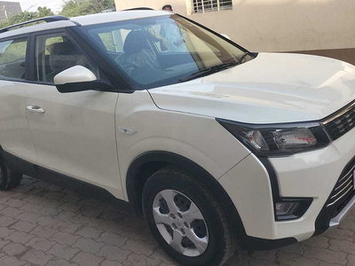 Mahindra XUV300 W6 1.2 Petrol [2019]