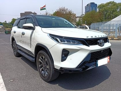 2021 Toyota Fortuner Legender 4x2 AT