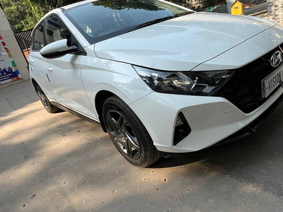 Used 2022 Hyundai i20 [2020-2023] Sportz 1.2 MT [2020-2023] for sale at Rs. 7,75,000 in Delhi