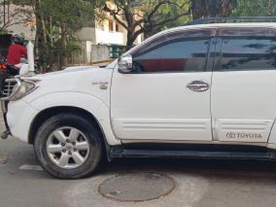 Toyota Fortuner 4x2 AT - 2012