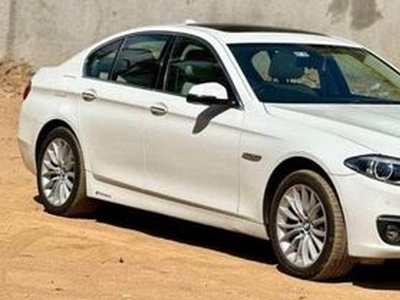 2015 BMW 5 Series 520d Luxury Line