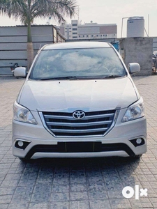 Toyota Innova 2.5 GX (Diesel) 8 Seater BS IV, 2012, Diesel