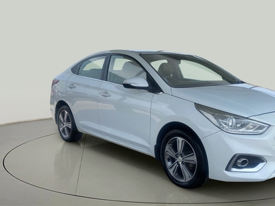 Hyundai Verna 1.6 CRDI SX + AT