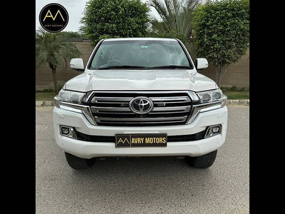 Used 2014 Toyota Land Cruiser [2011-2015] LC 200 VX for sale at Rs. 63,00,000 in Delhi