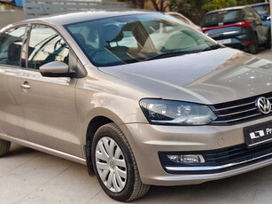 Volkswagen Vento Comfortline 1.2 (P) AT