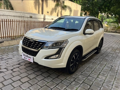 2019 Mahindra XUV500 W11