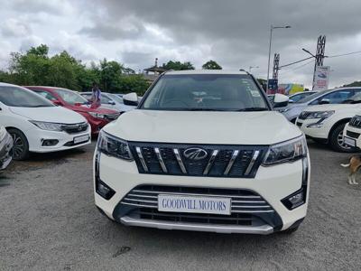 Mahindra XUV300 W8 (O) 1.5 Diesel [2020]