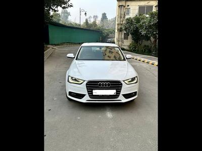 Audi A4 30 TFSI Premium Plus