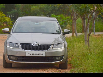 Used 2013 Skoda Octavia [2013-2015] Elegance 2.0 TDI AT for sale at Rs. 8,50,000 in Coimbato