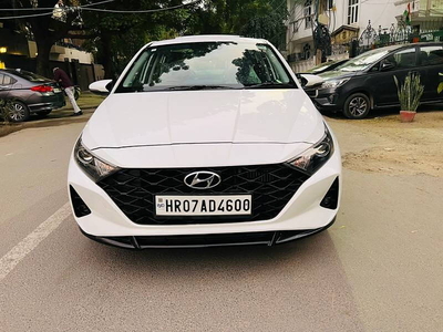 Used 2021 Hyundai i20 [2020-2023] Asta (O) 1.5 MT Diesel for sale at Rs. 9,75,000 in Delhi