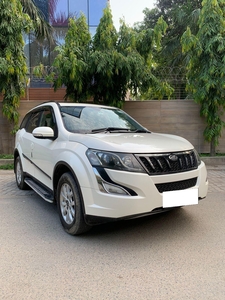 Mahindra XUV500 AT W10 AWD