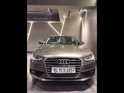 Audi A4 35 TFSI Premium Sunroof