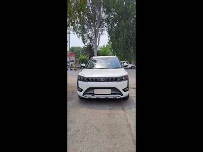 Mahindra XUV300 W8 (O) 1.5 Diesel [2020]