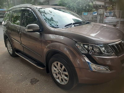 Mahindra XUV500 W10 AT