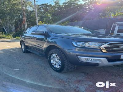 Ford Endeavour 2016 in new condition price is little bit negotiable