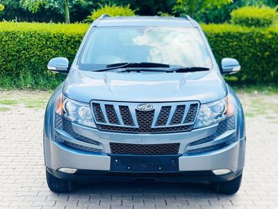 Mahindra XUV500 W8