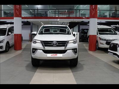 Toyota Fortuner 2.8 4x2 AT [2016-2020]