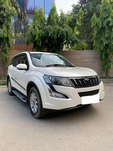 2017 Mahindra XUV500 AT W10 AWD
