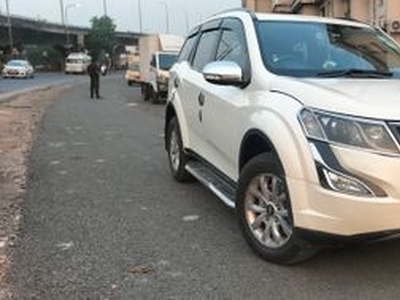 2015 Mahindra XUV500 W10 AWD