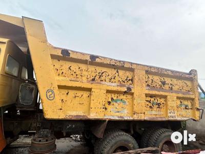 Ashok leylend tipper