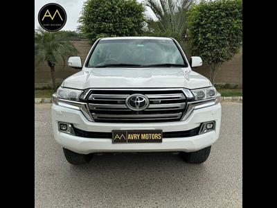 Used 2014 Toyota Land Cruiser [2011-2015] LC 200 VX for sale at Rs. 70,00,000 in Delhi