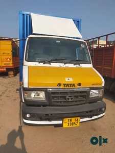 TATA 407 GOLD CONTAINER