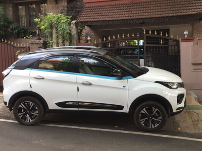 Used 2022 Tata Nexon EV Max XZ Plus Lux 7.2 KW Fast Charger Jet for sale at Rs. 19,09,726 in Bangalo