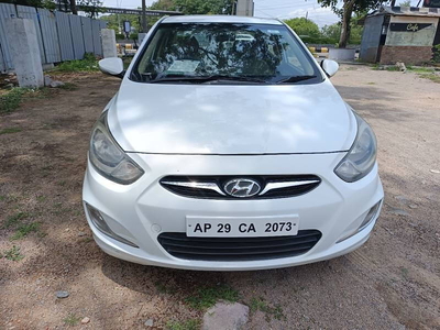 Hyundai Verna Fluidic 1.6 CRDi SX