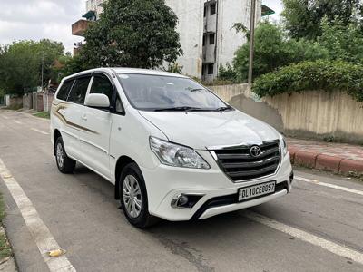 Toyota Innova 2.5 G BS IV 8 STR