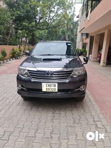 Toyota Fortuner Automatic 2015 excellent condition Service Record