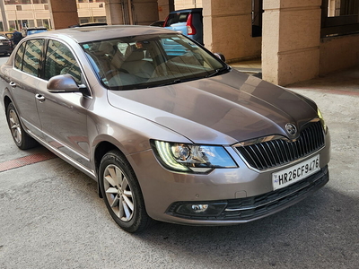 Skoda Superb Elegance 1.8 TSI AT