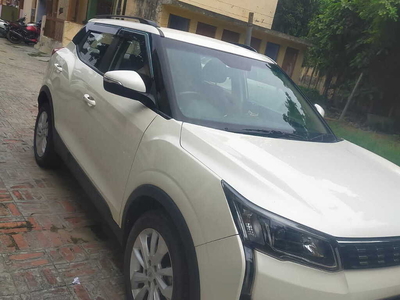 Mahindra XUV300 W8 (O) 1.2 Petrol AMT [2021]