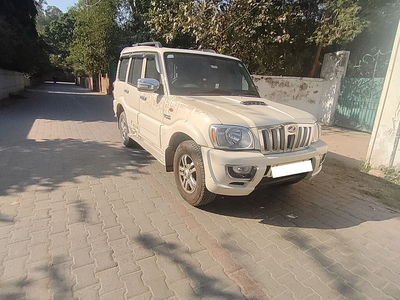 Used 2013 Mahindra Scorpio [2009-2014] VLX 2WD Airbag BS-IV for sale at Rs. 5,65,000 in Delhi