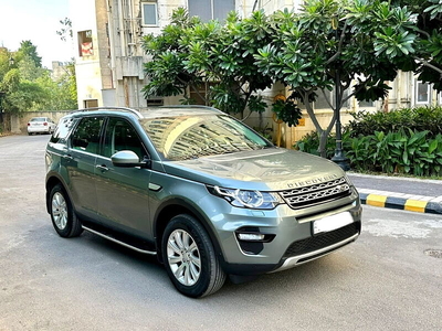 Used 2017 Land Rover Discovery 3.0 HSE Luxury Petrol for sale at Rs. 36,50,000 in Delhi