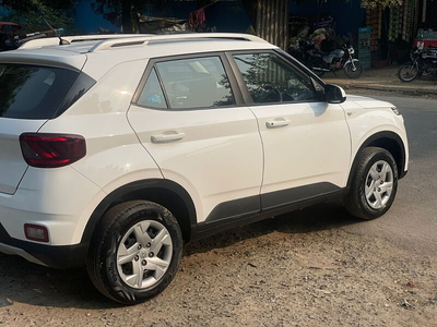 Used 2021 Hyundai Venue [2019-2022] S 1.2 Petrol for sale at Rs. 8,25,000 in Delhi