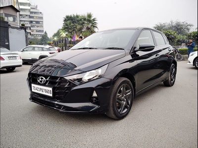 Used 2023 Hyundai i20 [2020-2023] Sportz 1.2 MT [2020-2023] for sale at Rs. 7,75,000 in Delhi