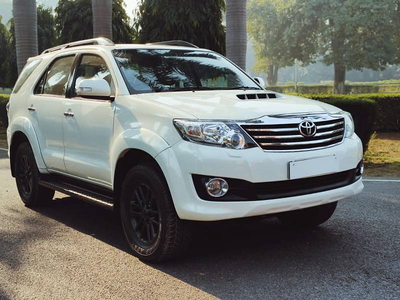 Used 2015 Toyota Fortuner [2012-2016] 3.0 4x2 MT for sale at Rs. 16,00,000 in Delhi