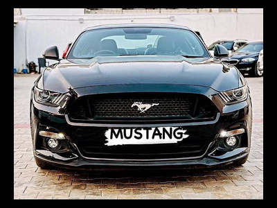Ford Mustang GT Fastback 5.0L v8