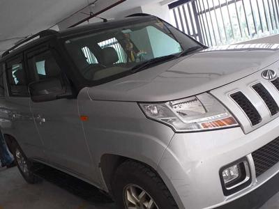 Mahindra TUV300 T8 mHAWK100 Dual Tone