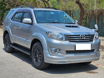 2015 Toyota Fortuner 4x4 MT