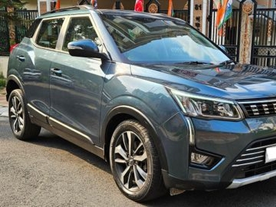 2020 Mahindra XUV300 W8 BSVI