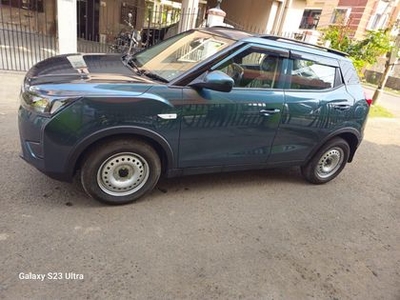 2023 Mahindra XUV300 W4 Turbo