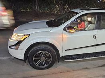 2015 Mahindra XUV500 W10 2WD