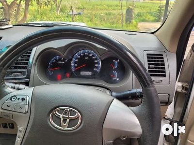 Toyota Fortuner 2014 Diesel 185000 Km Driven